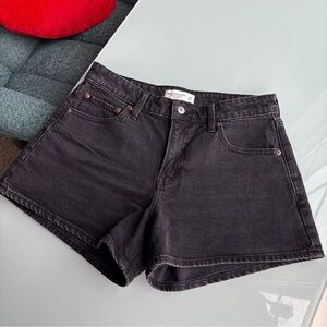 A&F Curve Love Mid Rise A-Line Denim Shorts - Washed Black - Worn Once!